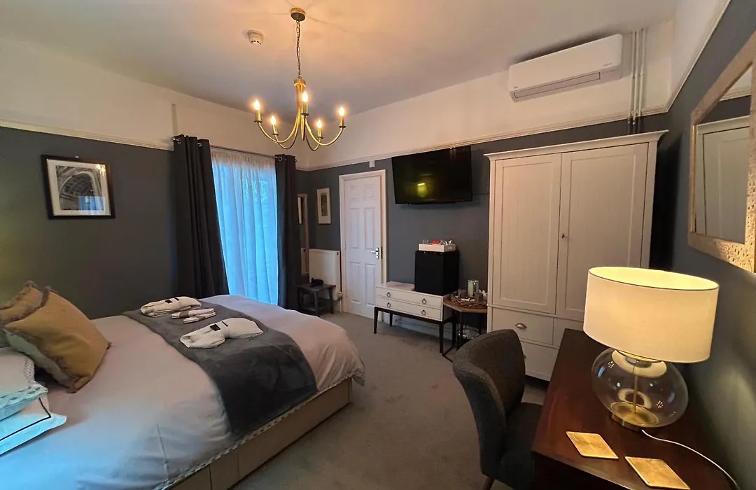 Worth House-1
